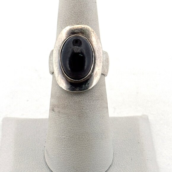Estate Sterling Silver 925 Modernist Ring Black Oval Cabochon Gem Size 6 - Picture 1 of 8